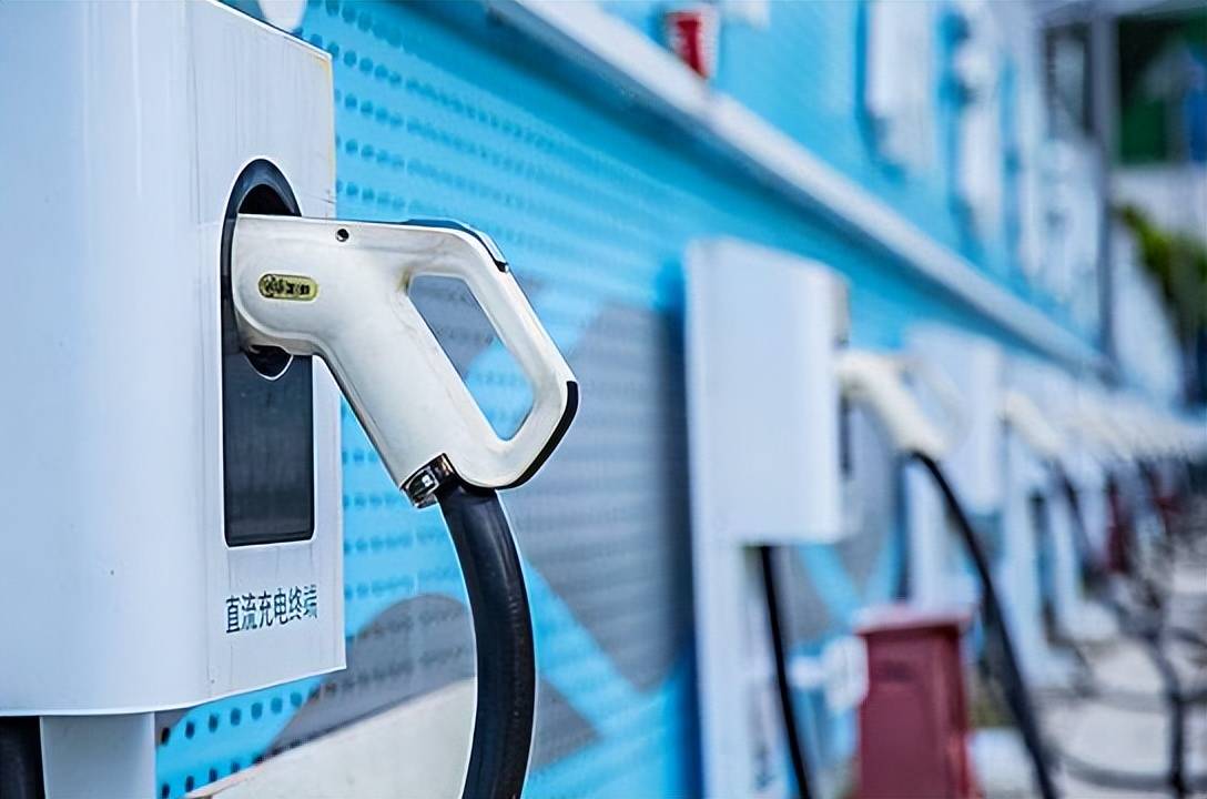 电作为新能源的定位与动力电池的环境影响探讨 兼论充电设备研发的重要性