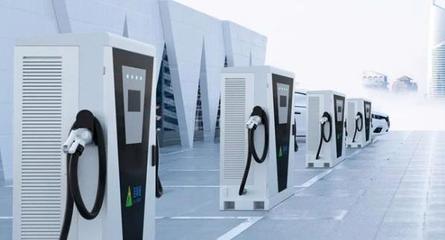 电车充电费或将上涨？新能源汽车快速发展对电网负荷的挑战与充电设备研发的应对